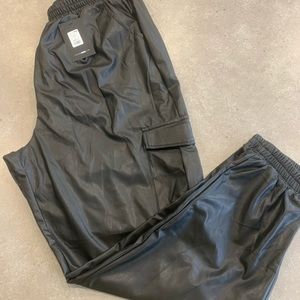 fashionova PU LEATHER cargo-joggers. Size 1X. * BRAND NEW WITH TAGS